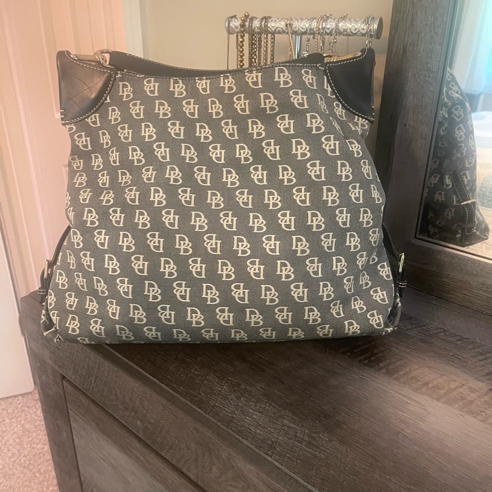 Authentic Dooney&Bourke - Picture 2 of 4